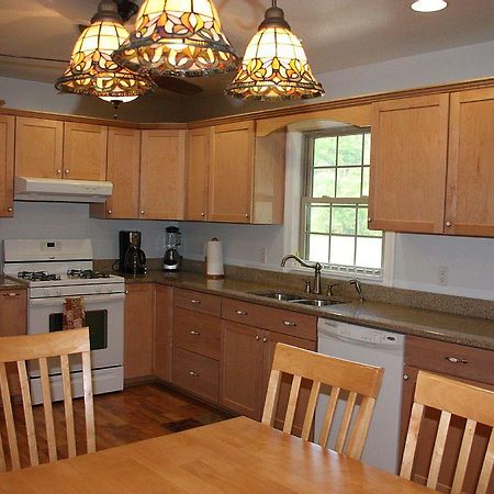 Climbing Bear Creekside Cabin Whittier Εξωτερικό φωτογραφία